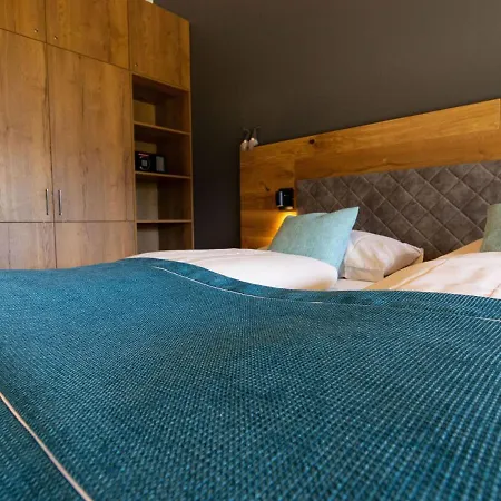 Modern, Luxury In The Center شقة